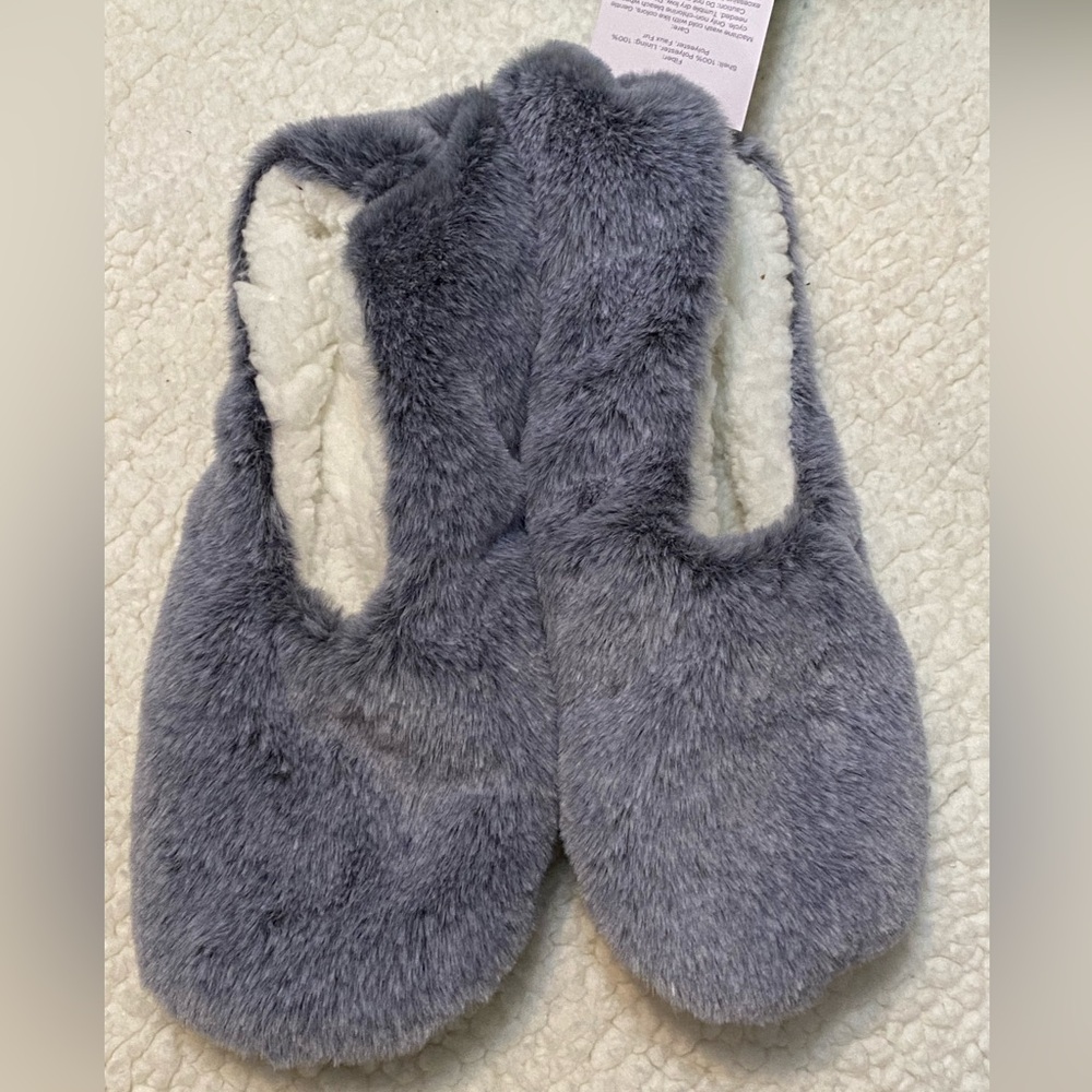 Auden Dark Blue Faux Fur Fuzzy Women’s Slippers size Medium Large 8-10